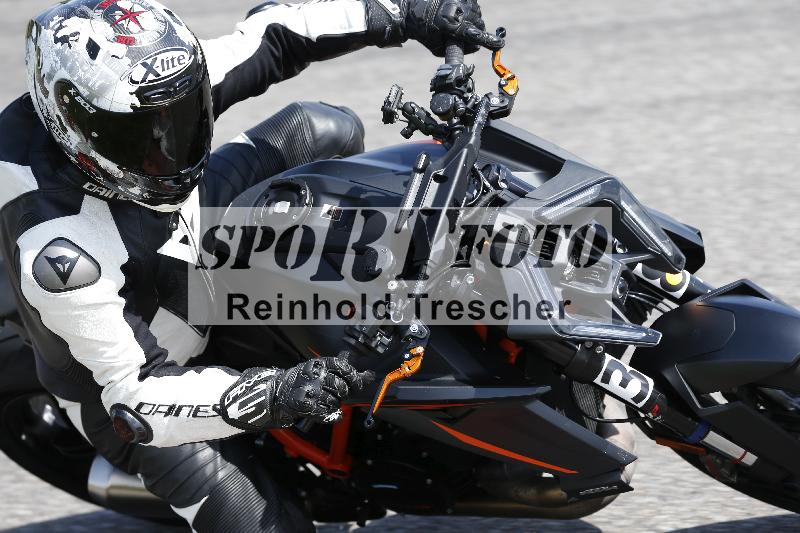 Archiv-2025/09 22.04.2025 Cornu Master School ADR/rot-rouge/38